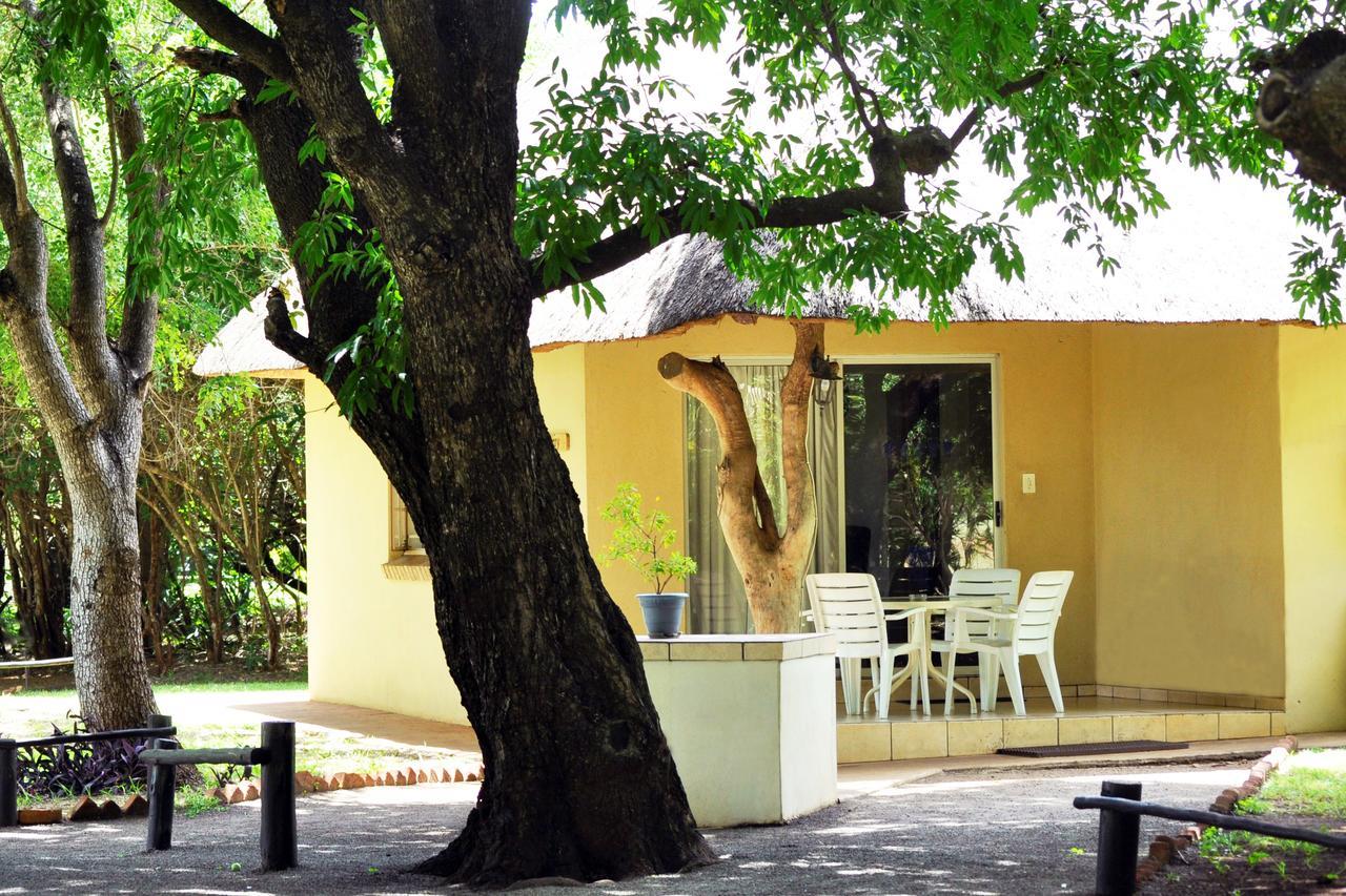 Komati River Chalets Komatipoort Exterior foto
